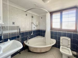 Photo 19- click for photo gallery